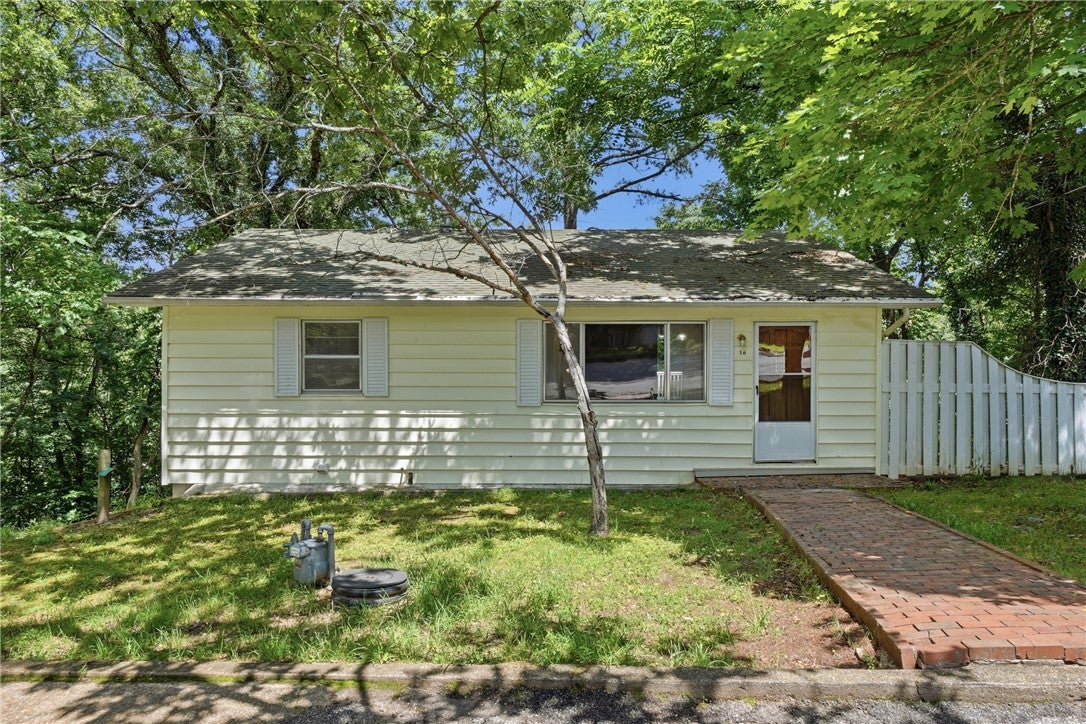 Photo 1 of 25 — 16 College Street, Eureka Springs, AR 72632