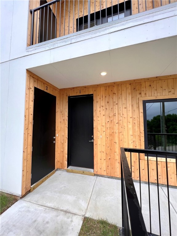 Welcome to this stunning brand 2 bed/2 bath duplex nestled on the hill next to the U of A in Fayetteville! This modern gem boasts a stylish design with polished concrete floors that exude elegance and durability. The kitchen is a chef's dream, featuring GE stainless steel appliances that combine functionality with sleek aesthetics. The LED under counter lights illuminate the space, adding a touch of sophistication to your culinary endeavors. The convenience of an Electrolux washer and dryer ensures effortless laundry days. The spacious pantry provides ample storage, while recessed lighting creates a warm and inviting ambiance. Don't miss this opportunity to live in a contemporary duplex offering both comfort and convenience in a prime location near the U of A.