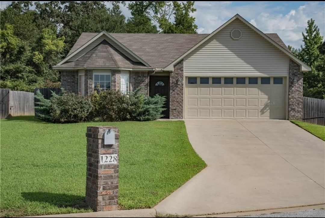 Nice starter home. Spacious for size. Very well maintained. Good size back yard. Great, quiet neighborhood. Excellent school district. Small town living at it's best.