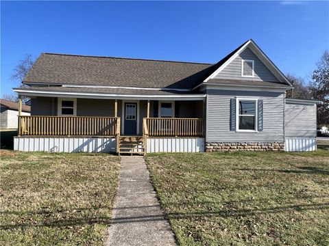 Photo of 301 N Chestnut (AKA. Highway 7 North) Street, Harrison, AR 72601 (MLS # 1330497)