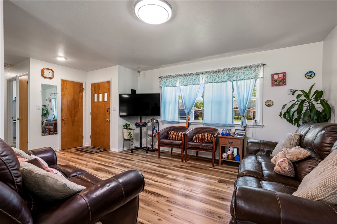 Dandys 2nd - Residential