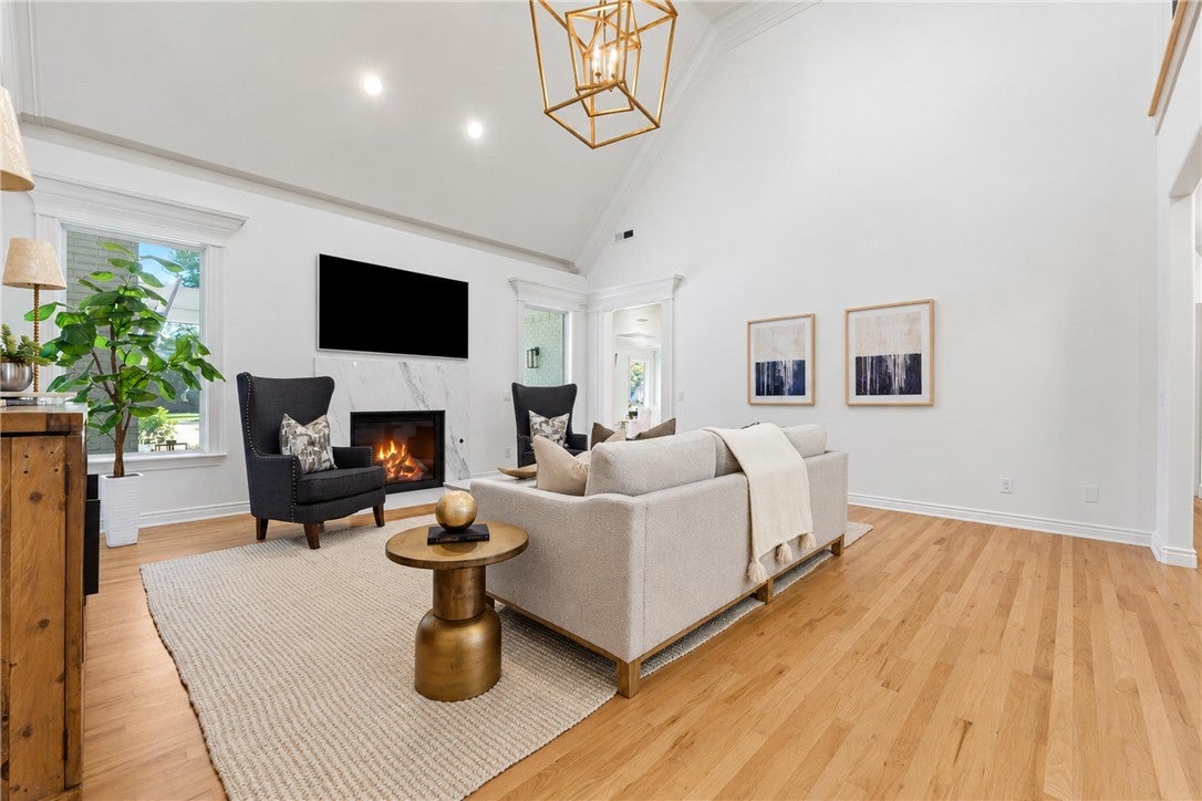 11 S Sherwood Drive