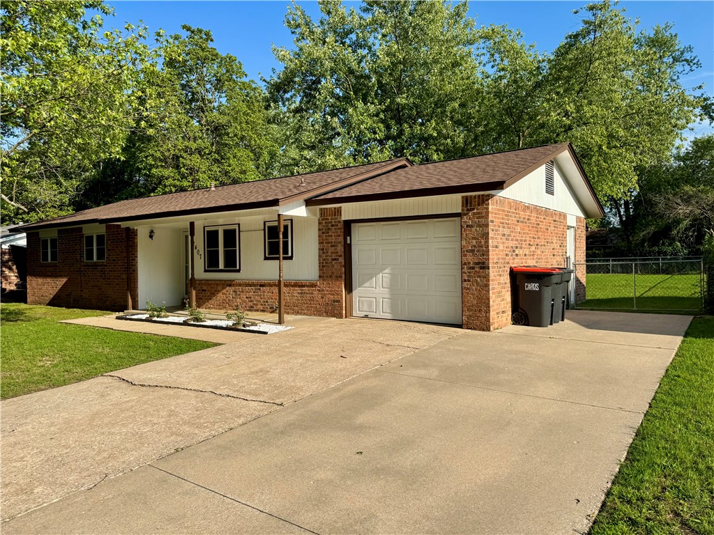 Well cared for one owner property. 3 BR, 1.5 Baths Brick with Architectural Shingles, Garage. Landscaped.
New Carpets, Vinyl Plank Flooring, Ceramic Tile.