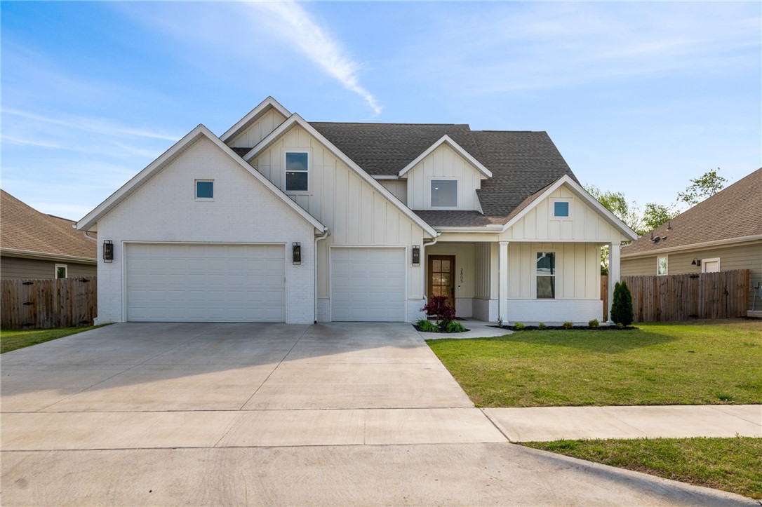 This beautiful like-new home boasts 4 spacious bedrooms, a dedicated office, PLUS a large bonus room. With 4 full bathrooms and a 3-car garage, convenience and functionality are front and center in this thoughtfully designed floorplan.
Your next home features high-end finishes, open-concept living area, and natural light pouring in through large windows. The chef's kitchen features double ovens, gas cooktop, ample cabinetry, and a walk in pantry. The center island is perfect for entertaining or casual dining.
The primary suite is a true retreat with a spa-like bathroom with a walk in shower with TWO shower heads. Each additional bedroom is well-sized with access to beautifully appointed bathrooms. The upstairs bonus room offers flexible space ideal for a playroom or media room.
Located just minutes from all that Rogers has to offerāPinnacle Hills, Topgolf, the AMP, shopping, dining, and trailsāthis home brings lifestyle and location together effortlessly.