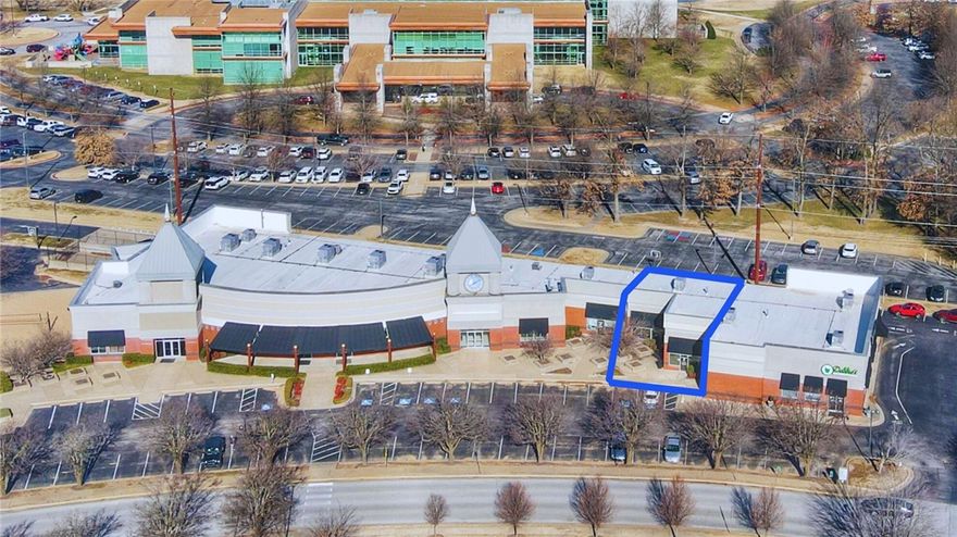 Located in the dynamic Pinnacle Hills commercial district with excellent visibility and direct access to Interstate-49, The Market at Pinnacle Point offers quality retail and office space in one of Northwest Arkansas’s most sought-after corridors. Positioned near top-tier retail, hospitality, and entertainment destinations, this property delivers exceptional exposure and convenience for a variety of business users. With generous parking and a strong mix of neighboring amenities, this opportunity is ideal for
retail, office, service, or mixed-use concepts seeking to thrive in a high growth market.