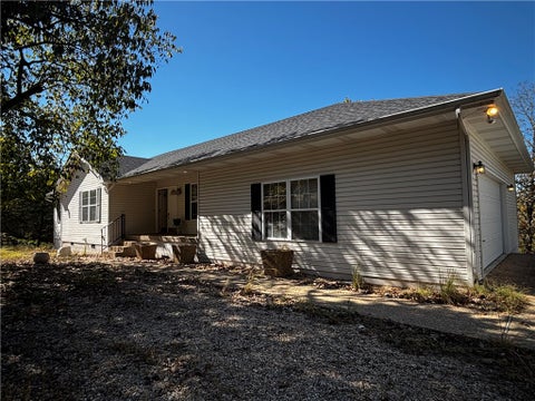Photo of 111 Appaloosa Drive, Holiday Island, AR 72631 (MLS # 1366035)
