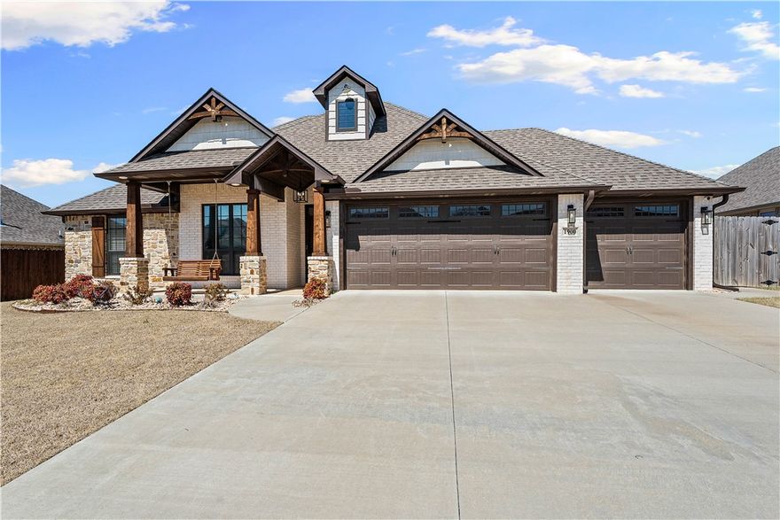 Take a look at this stylish single-level one owner 3-bedroom, 2-bath home in the desirable Elkhorne Subdivision in Pea Ridge.  Just minutes from downtown Bentonville or downtown Rogers. Enjoy a thoughtfully designed split floor plan built by Ronald Ragon Homes.
The kitchen is both functional and beautiful, featuring lovely countertops and a spacious walk-in pantry. The open living area feels cozy with a fireplace with built in shelves on each side.
The primary suite offers it's own mini split system for added convert, a large walk-in shower, a deep soaking tub, and a separate toilet closet along with a generously sized walk-in closet. 
Outside, the home continues to impress with a flat, fenced in backyard perfect for relaxing or entertaining. The neighborhood offers fantastic nearby amenities including parks with pickleball, basketball, and volleyball courts, a playground, and a nearby disc golf course. Plus, enjoy the added convenience of Walmart drone delivery available in the area. Schedule a tour today.