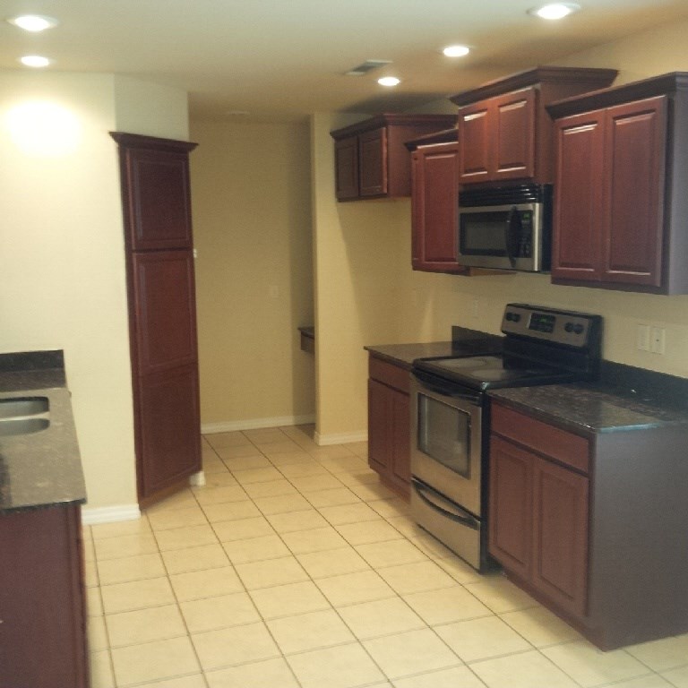 Falcon Ridge - Residential Lease