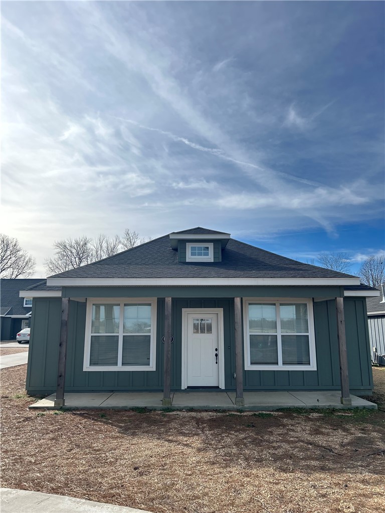 S-T-R: 05-16-30 Fayetteville Outlots - Residential Lease