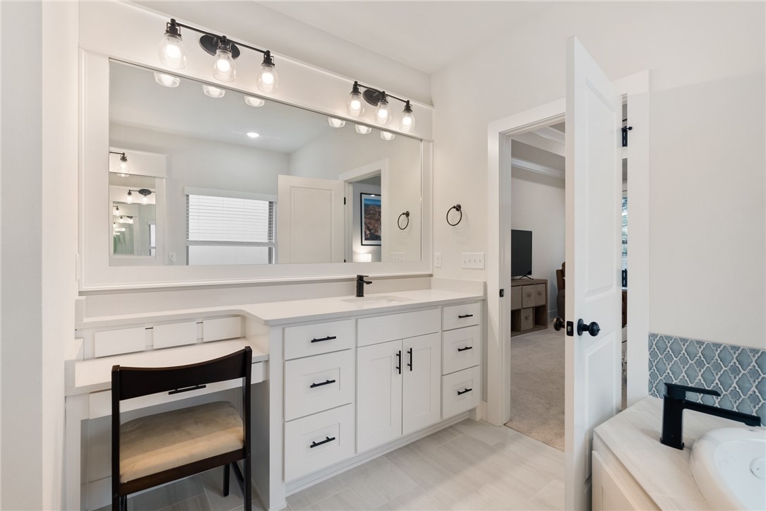Woodhaven Manor Sub Rogers - Residential
