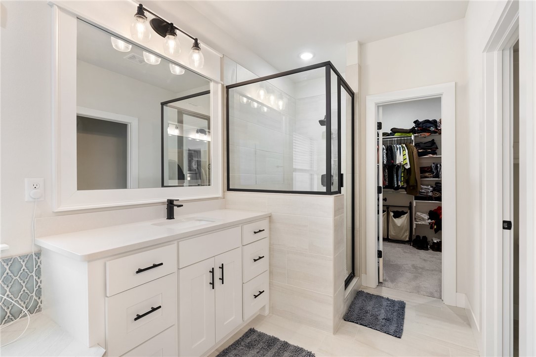 Woodhaven Manor Sub Rogers - Residential