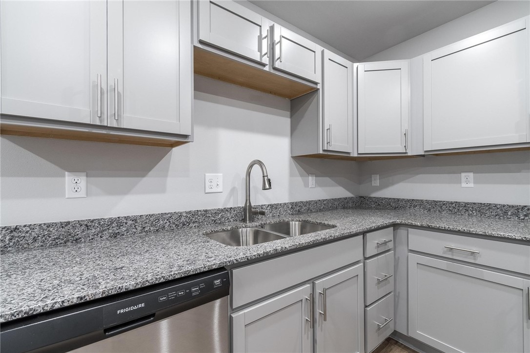 Woodward Park Ph I Highfill - Residential Lease