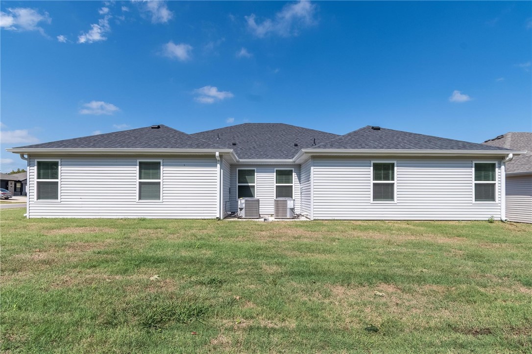 Woodward Park Ph I Highfill - Residential Lease