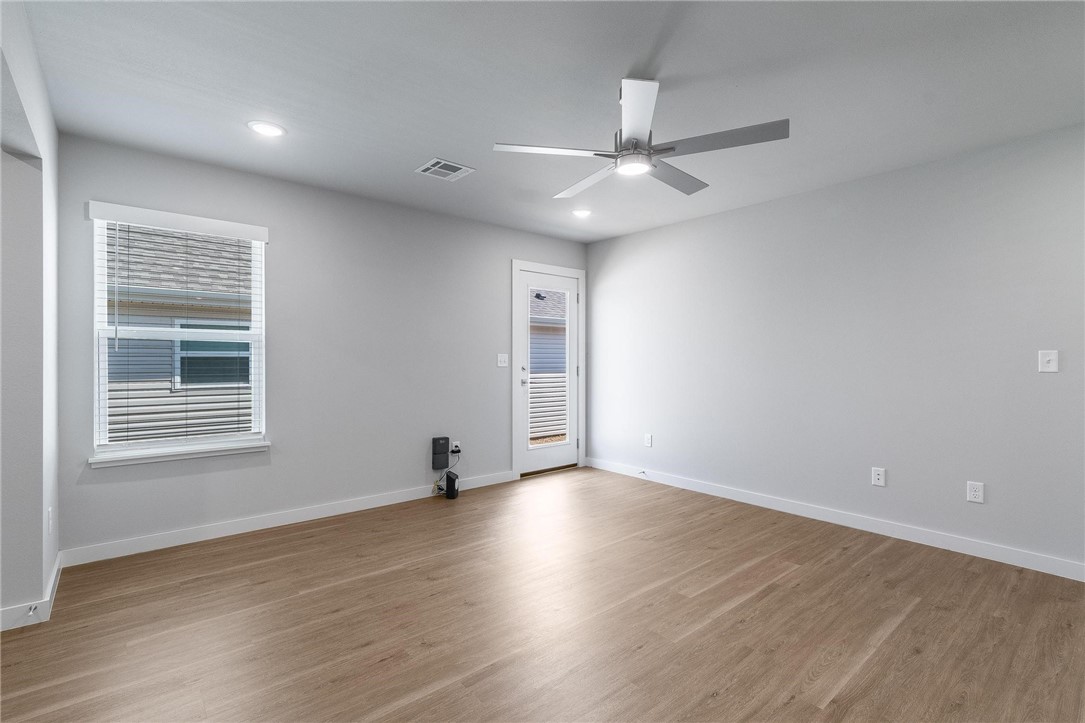 Woodward Park Ph I Highfill - Residential Lease