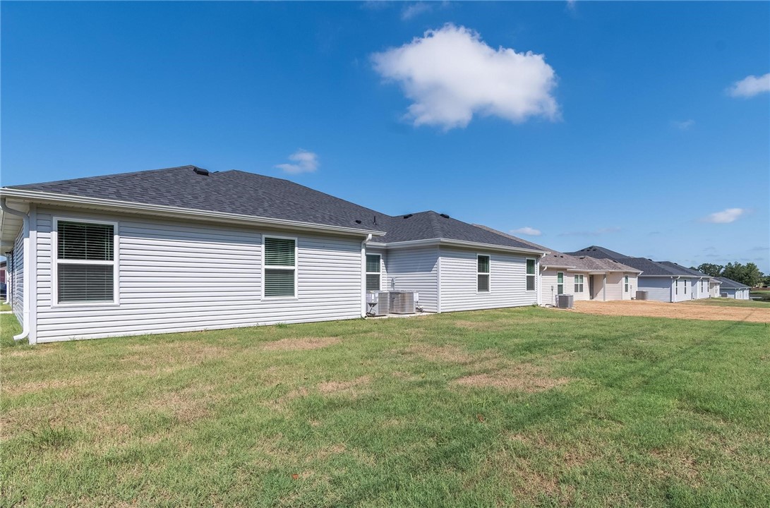 Woodward Park Ph I Highfill - Residential Lease