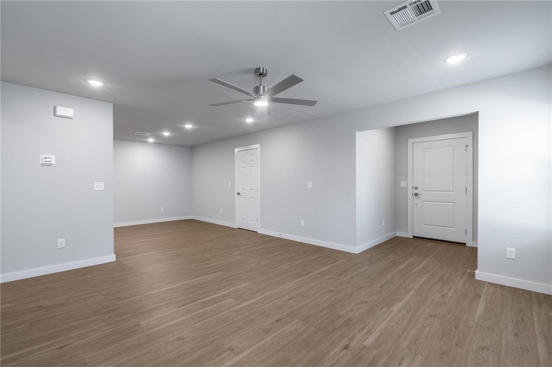 Woodward Park Ph I Highfill - Residential Lease