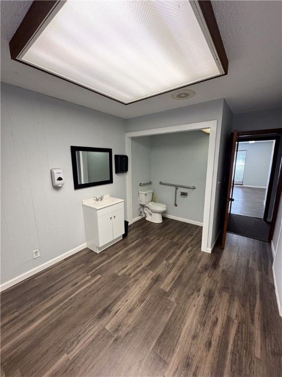 CENTER ONE HORIZONTAL-ROGERS - Commercial Lease