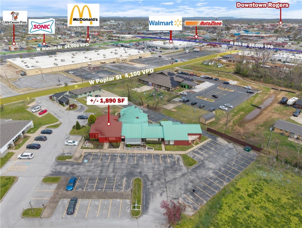 CENTER ONE HORIZONTAL-ROGERS - Commercial Lease