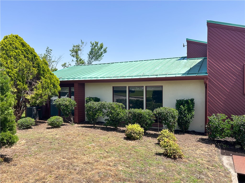 CENTER ONE HORIZONTAL-ROGERS - Commercial Lease