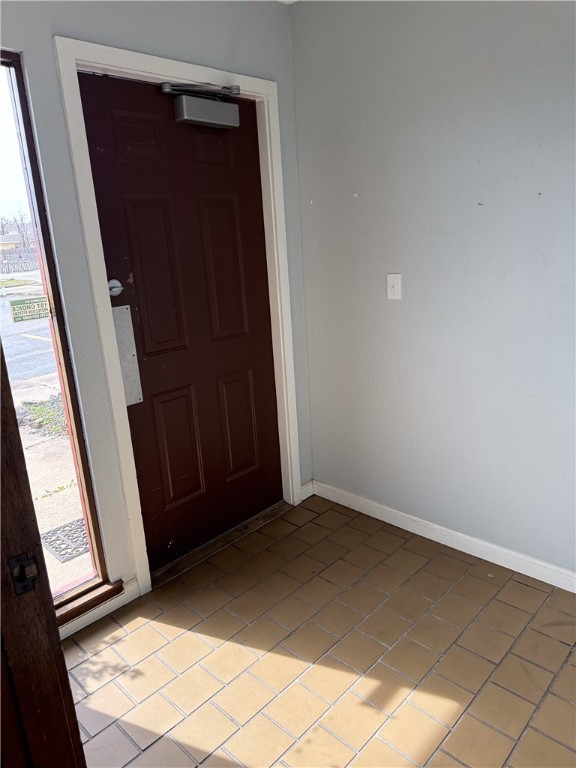 CENTER ONE HORIZONTAL-ROGERS - Commercial Lease