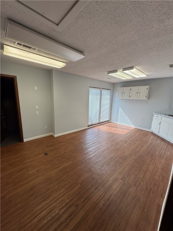 CENTER ONE HORIZONTAL-ROGERS - Commercial Lease