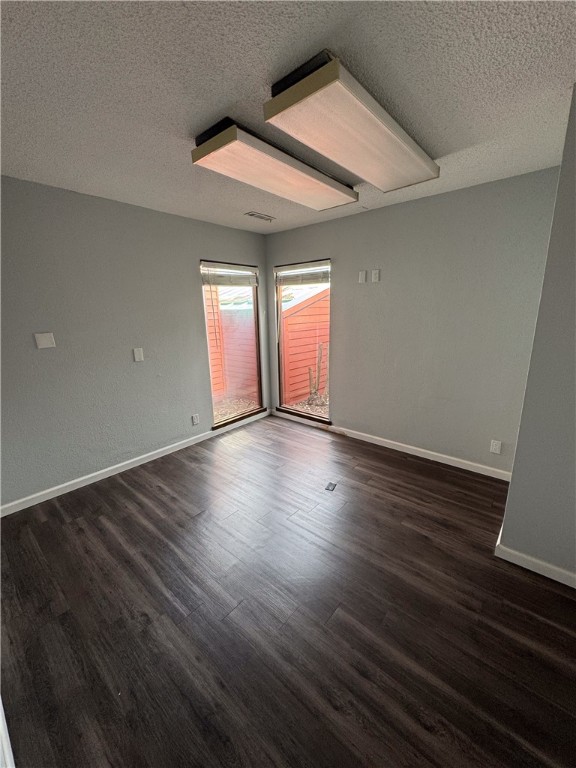 CENTER ONE HORIZONTAL-ROGERS - Commercial Lease