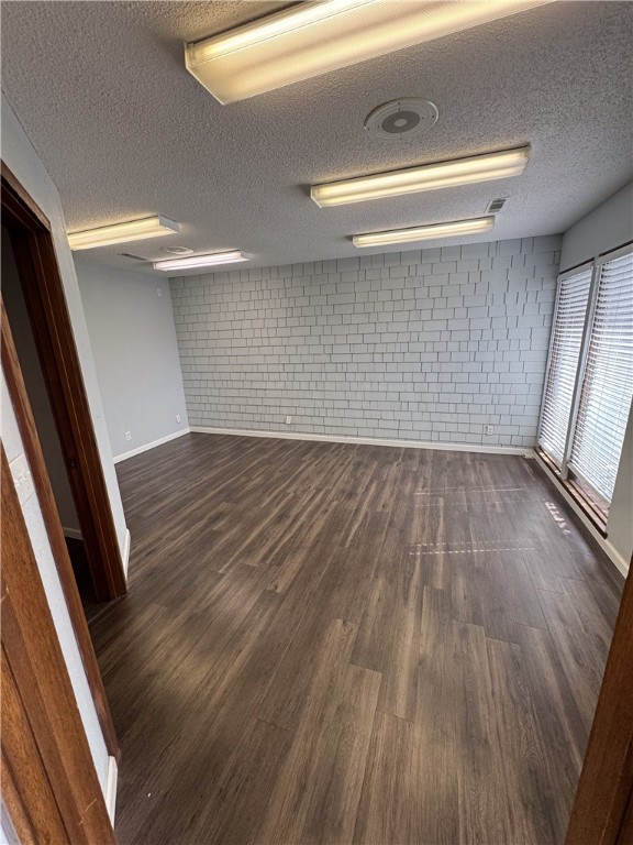 CENTER ONE HORIZONTAL-ROGERS - Commercial Lease