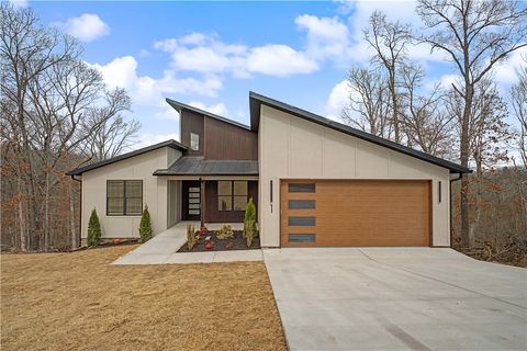 1 Logan Lane Bella Vista AR 72715