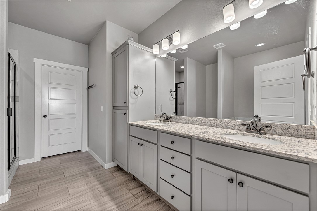 Emerald Point - Residential