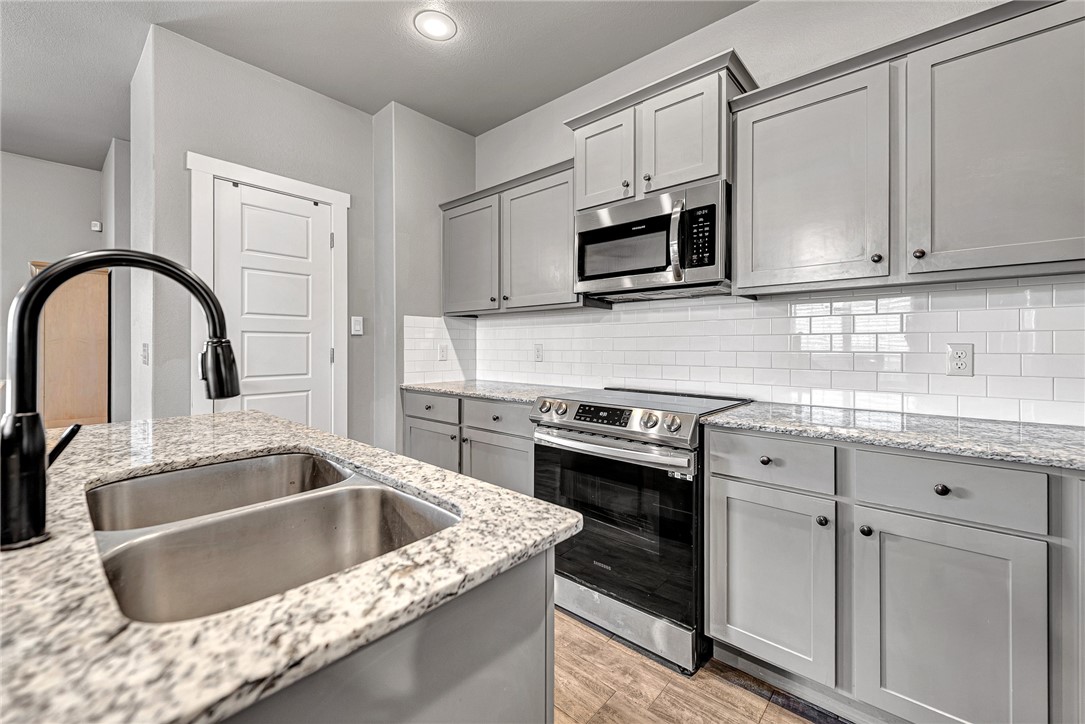 Emerald Point - Residential