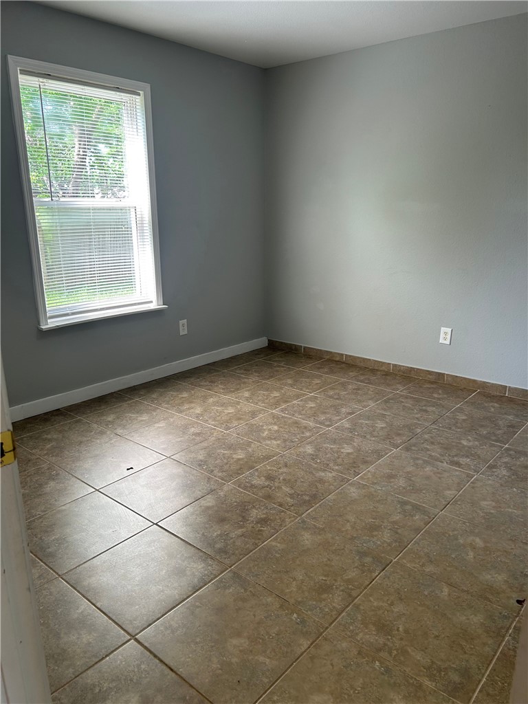 Hayes Sub In Hayes First Add - Residential Lease