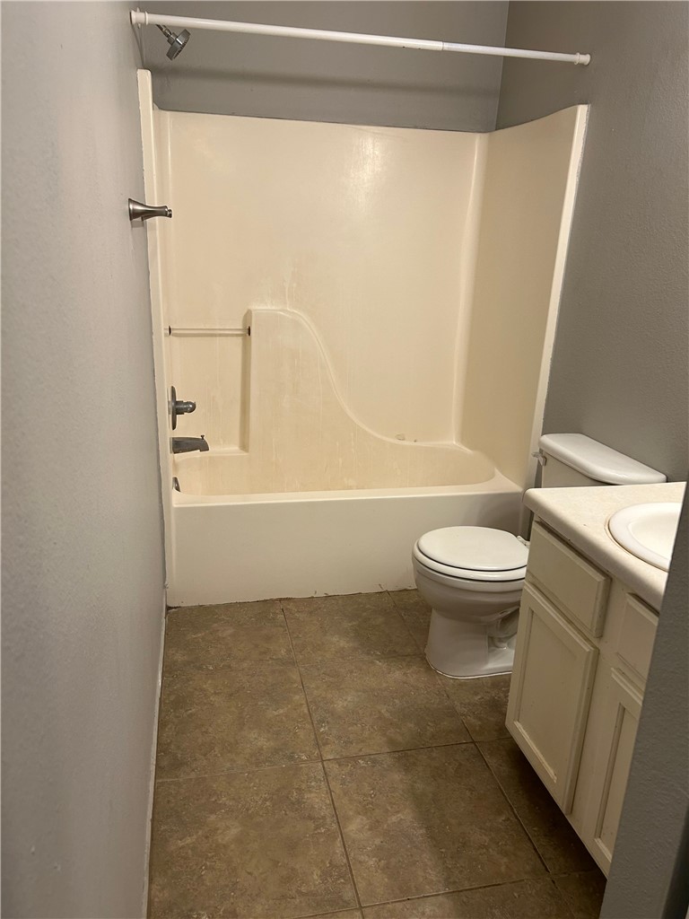 Hayes Sub In Hayes First Add - Residential Lease