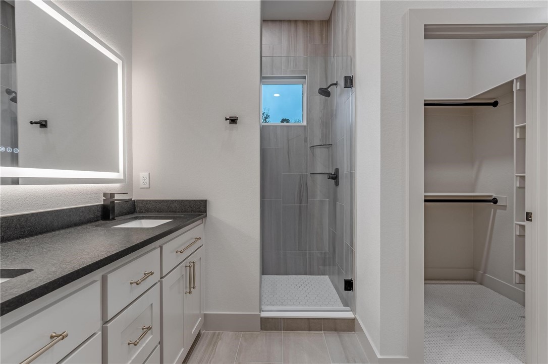 FAYETTEVILLE OUTLOTS - Residential