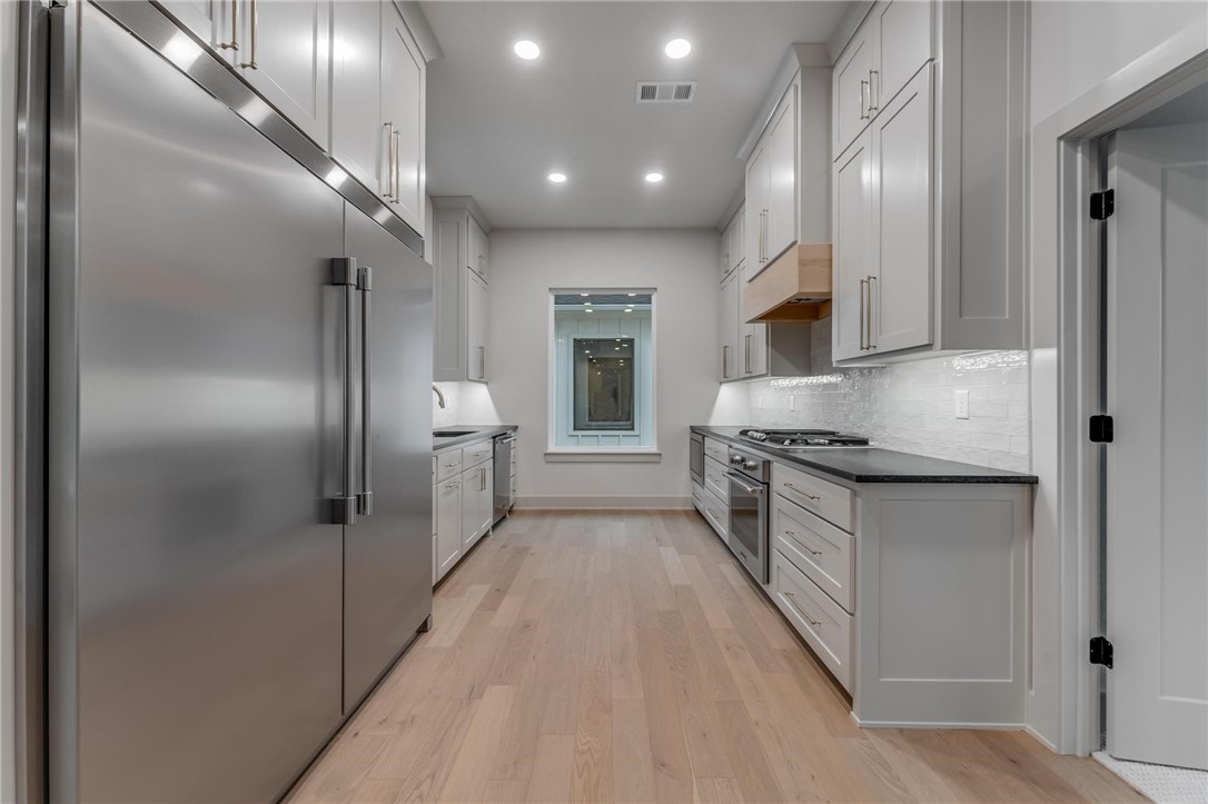 FAYETTEVILLE OUTLOTS - Residential