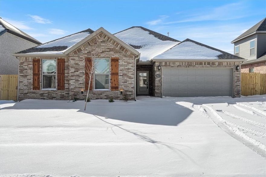 Professional photos coming soon! Welcome to your family home in Walnut Grove Estates. This Bentonville subdivision is located just minutes from Vaughn Elementary, the airport, groceries, gas, & more. This gorgeous home includes so many upgrades. Granite countertops, custom built cabinets, large kitchen island, large closets, split floor plan so much more. The master is a true retreat with a soaker tub, custom tile shower, & oversized walk-in closet. Fence & gutters included with purchase. purchase price. Neighborhood pool & other POA amenities coming soon. You don't want to miss out one, because it won't last long. Seller is offering $5,000 in closing costs, rate buy downs, or appliance upgrade. VALENTINE'S SPECIAL: Seller will offer an additional $5,000 in buyer concessions on ALL accepted offers from now until February 14th!