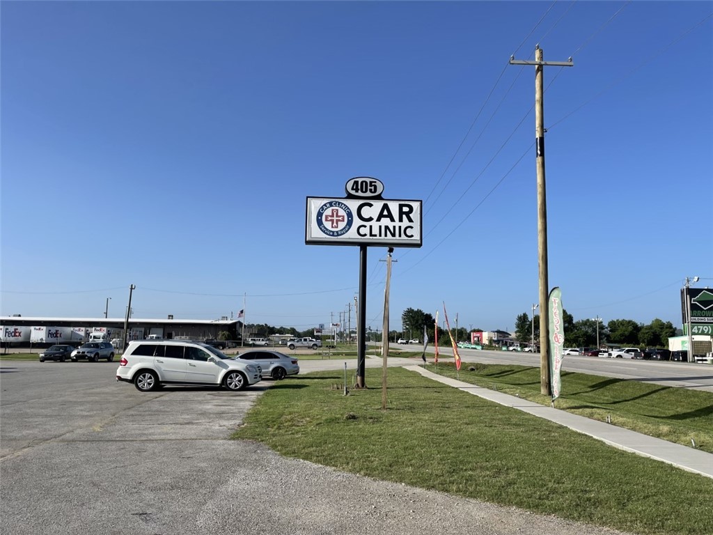 4.6 Acre MOL Investment potential with multi tenant building and existing food court on71B in Lowell. Multiple additional buildings have been approved with large scale development in the past.