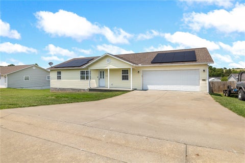Photo of 1312 Hank Boulevard, Berryville, AR 72616 (MLS # 1356909)