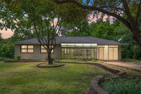 Photo of 110 Shelton Drive, Eureka Springs, AR 72632 (MLS # 1348241)