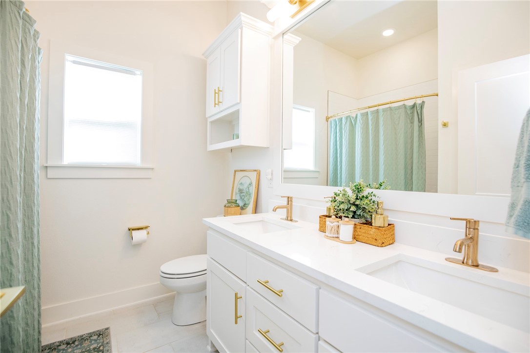 Crescent View - Residential