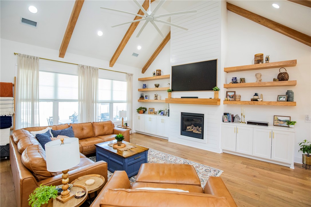 Crescent View - Residential