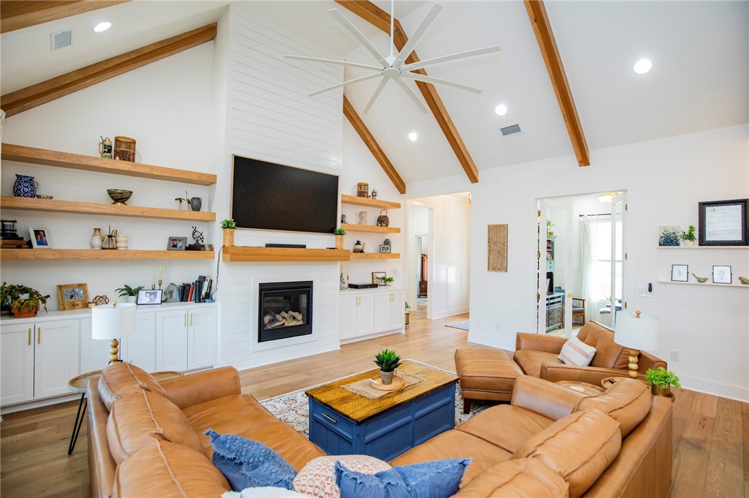 Crescent View - Residential