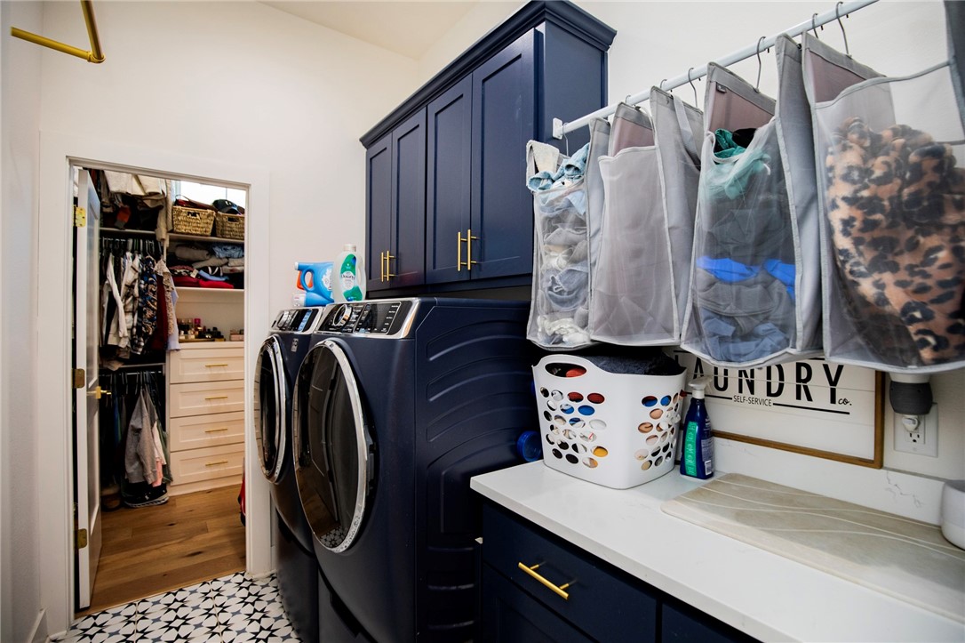 Crescent View - Residential