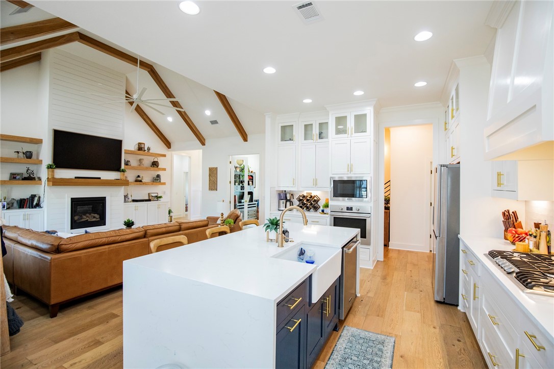 Crescent View - Residential