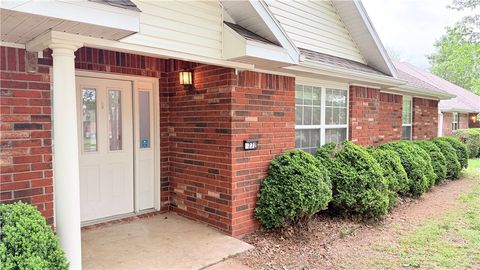 Photo of 772 Queen Annes Lace Drive, Fayetteville, AR 72704 (MLS # 1343163)
