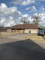 Fabulous home for entertaining! Ex-large living room, spacious eat in kitchen with pantry This home features a split floor plan with a huge walk-in master closet & a pool outback with lots of decking . Small office off the living room.Great neighborhood says the sellers !Realtor is a relative to the seller .