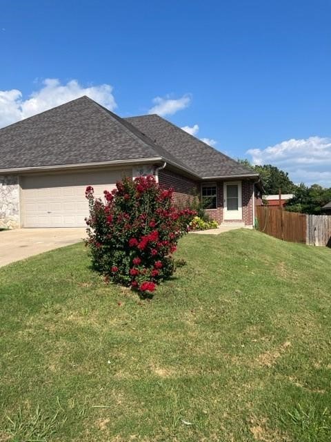 No Carpet all LVP flooring, very clean duplex. Lots of room in living area and nice backyard with porch for grilling. Dishwasher/range and microwave included. 2 car garage with opener. Located on cul-de-sac. Hunt/Hellstern/Central/Harber district. $25 application fee for each person over 18. Must have 3x monthly income, current driver's license, Last 3 paystub's to verify employment and pass background check. No Smoking in home. Will only accept pets under 50lbs with non refundable deposit of $200.