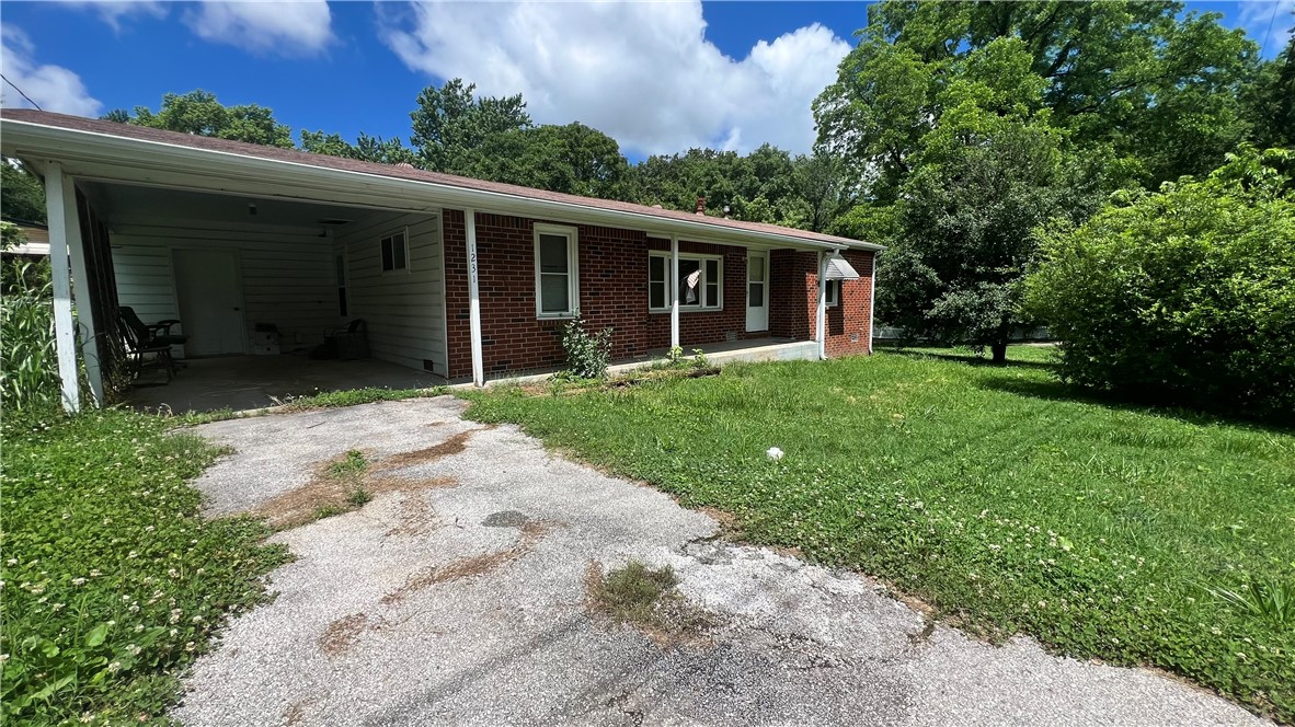 Sold As Is. This is a great opportunity to make this home your own, 3beds with 1 bath. Larger sized lot.