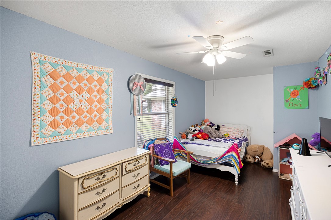 GOLDEN POND - Residential