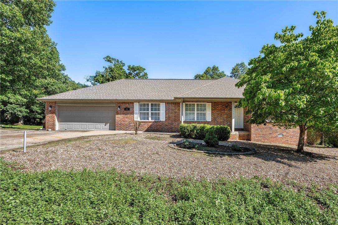 Photo 1 of 26 — 19 Stevenson Lane, Bella Vista, AR 72714
