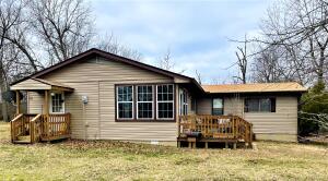 Now is the time to purchase your next LAKE HOUSE and here it is!This sweet house is located conveniently off Highway 125 in Peel AR, just a few short minutes to the 125 Marina on Bull Shoals Lake and the Peel Ferry. This house sits on a beautiful 2.29 acres and has an amazing lake view off the front deck, and you have the peace and privacy on the back deck. And the 3rd bedroom could also be your indoor sunroom to sit and look at the views!Your lake getaway awaits!